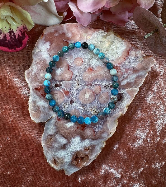 Apatite Reiki-Infused Crystal Bracelet